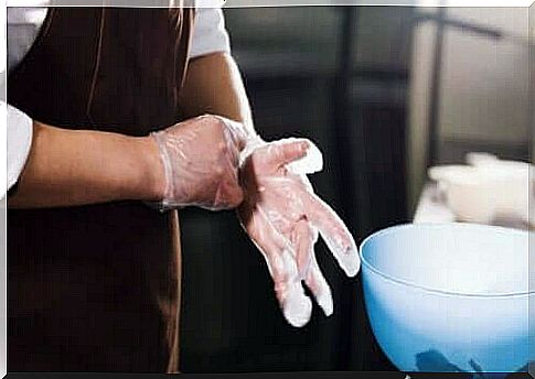 Handling food with gloves