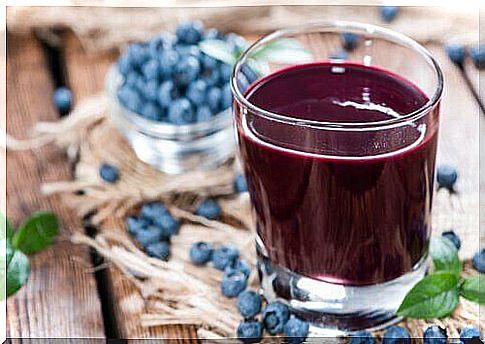 Blueberry juice against pimples