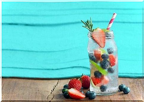 4 recipes for an infusion of fruit: enjoy in the summer