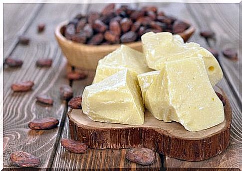 A delicious moisturizing cream of cocoa butter and vitamin E