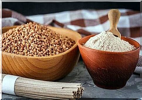 Buckwheat grains and buckwheat flour