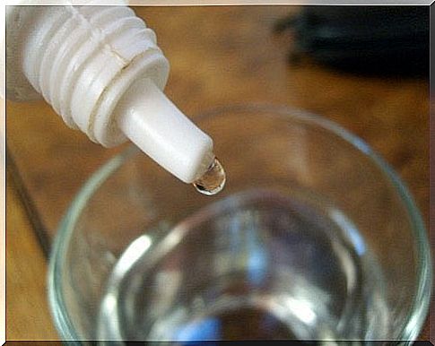 Natural treatment to fight nail fungus with hydrogen peroxide
