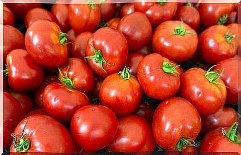 Tomatoes help burn belly fat.