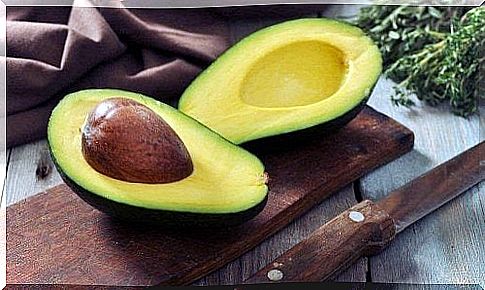 Avocados are rich in nutrients that moisturize your skin