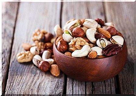 the amazing health benefits of nuts