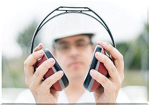 Headphones can cause tinnitus
