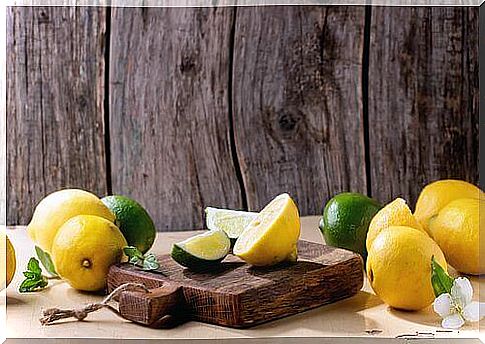 Using lemon to disinfect cutting boards