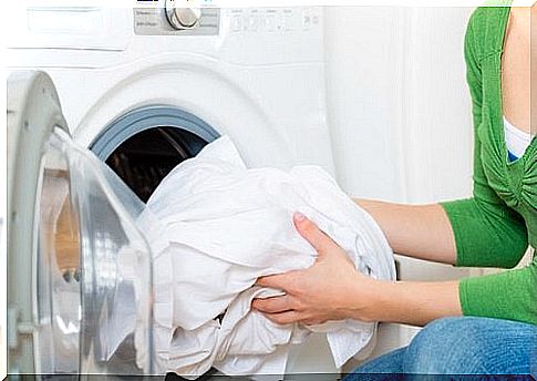 Wash clothes with homemade fabric softener